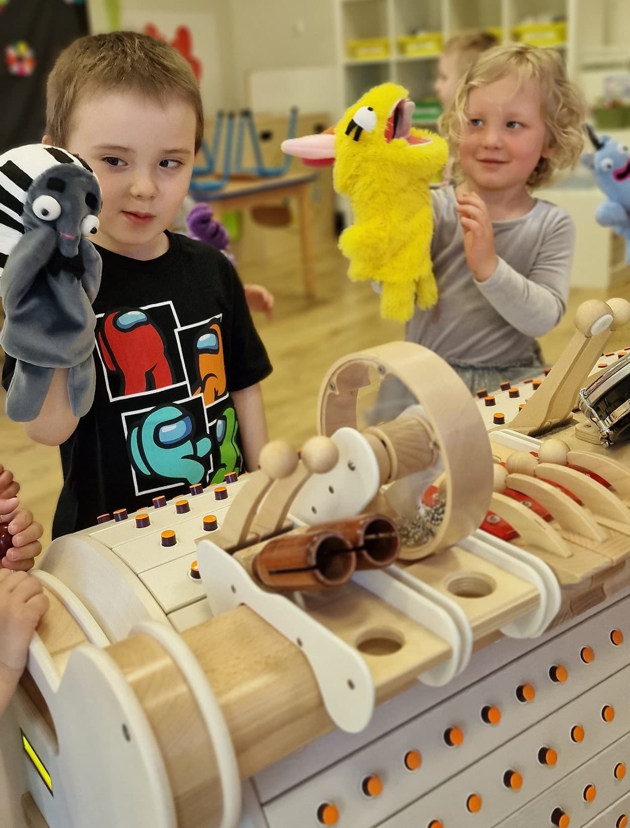 Dzieci bawiące się w przedszkolu